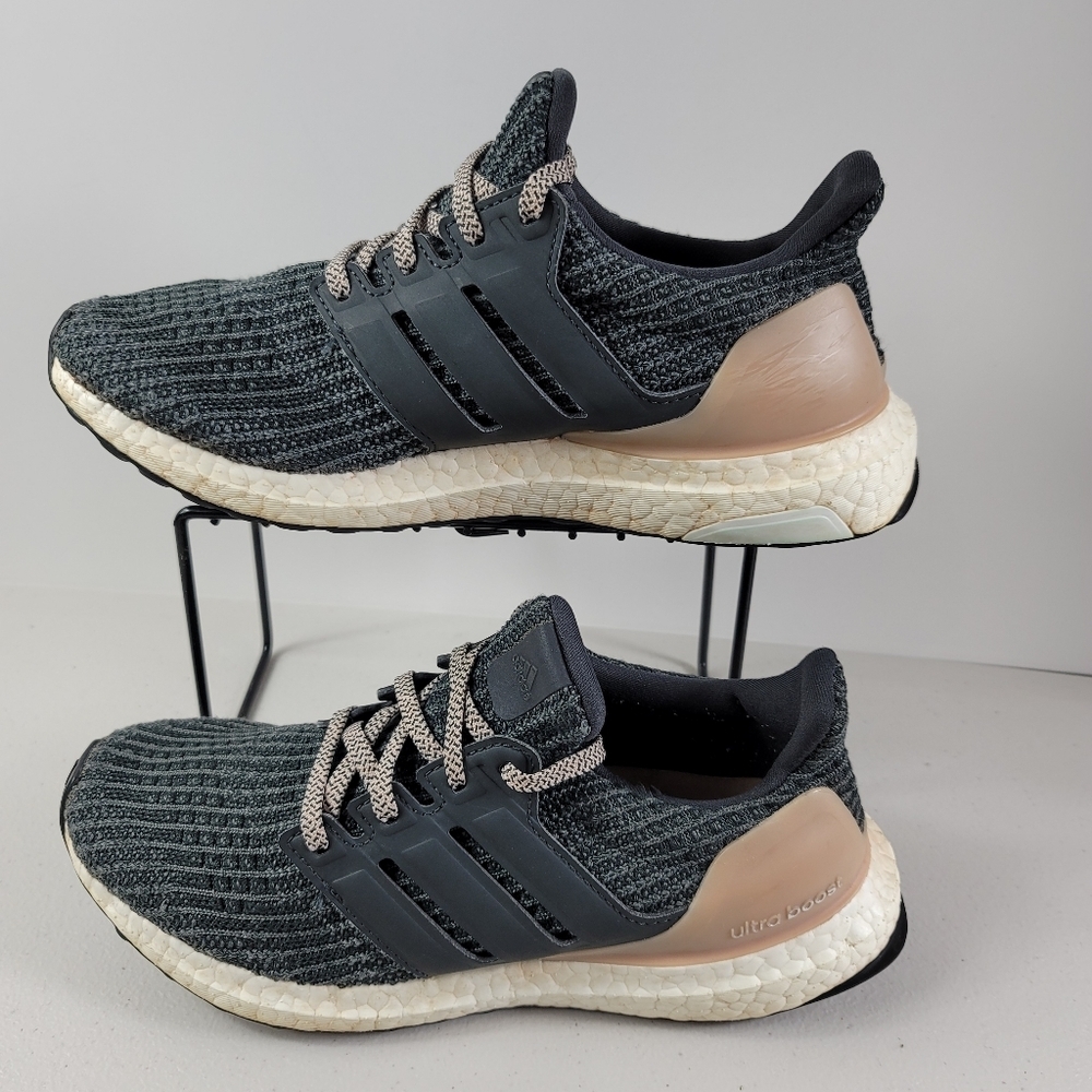 Adidas Women's PureBoost Go Running Shoes Sz 6.5